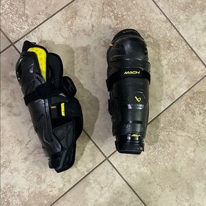 Bauer Junior Mach shin guards 12 inch Protective Gear